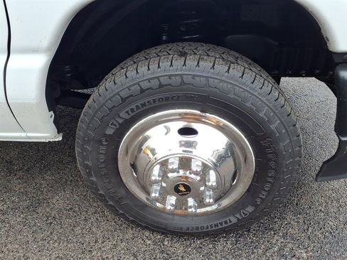 Used 2021 Ford E-350 and Econoline 350 Super Duty image 26