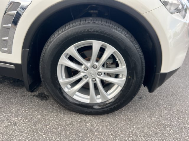 Used 2015 INFINITI QX70 2WD w/ Premium Package image 35