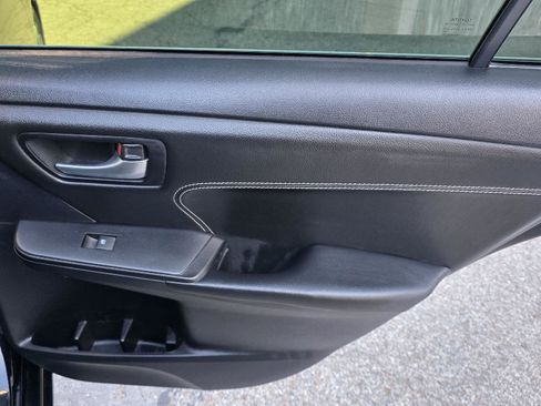 Used 2015 Toyota Camry XLE image 33