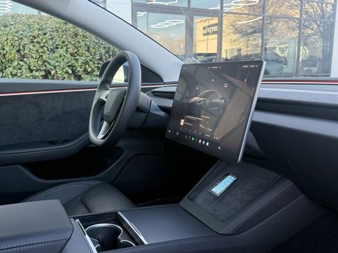 Used 2025 Tesla Model 3 Long Range image 25