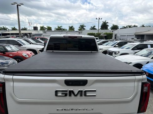 Used 2024 GMC Sierra 2500 Denali Ultimate AWD/4WD image 15