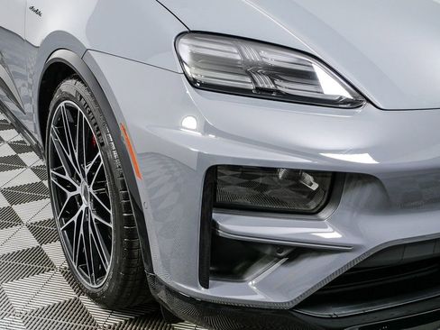 Used 2025 Porsche Macan Turbo Electric image 39
