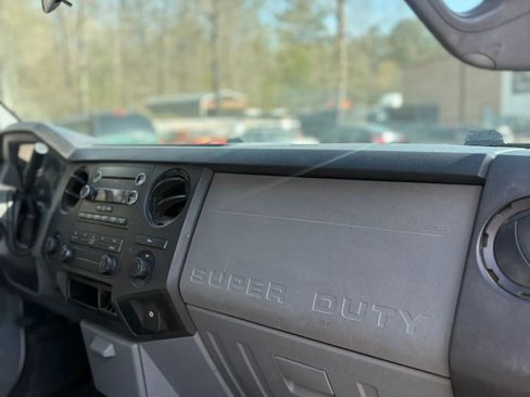 Used 2014 Ford F250 XL w/ Power Equipment Group image 21