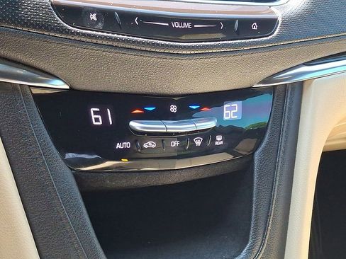 Used 2017 Cadillac XT5 FWD image 23