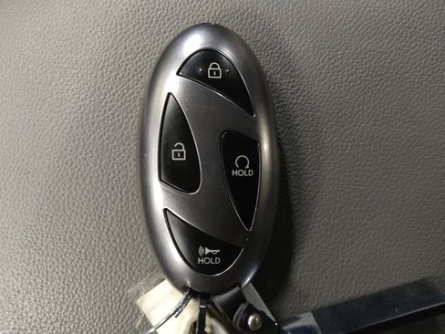 Used 2025 Hyundai Elantra Hybrid FWD image 32