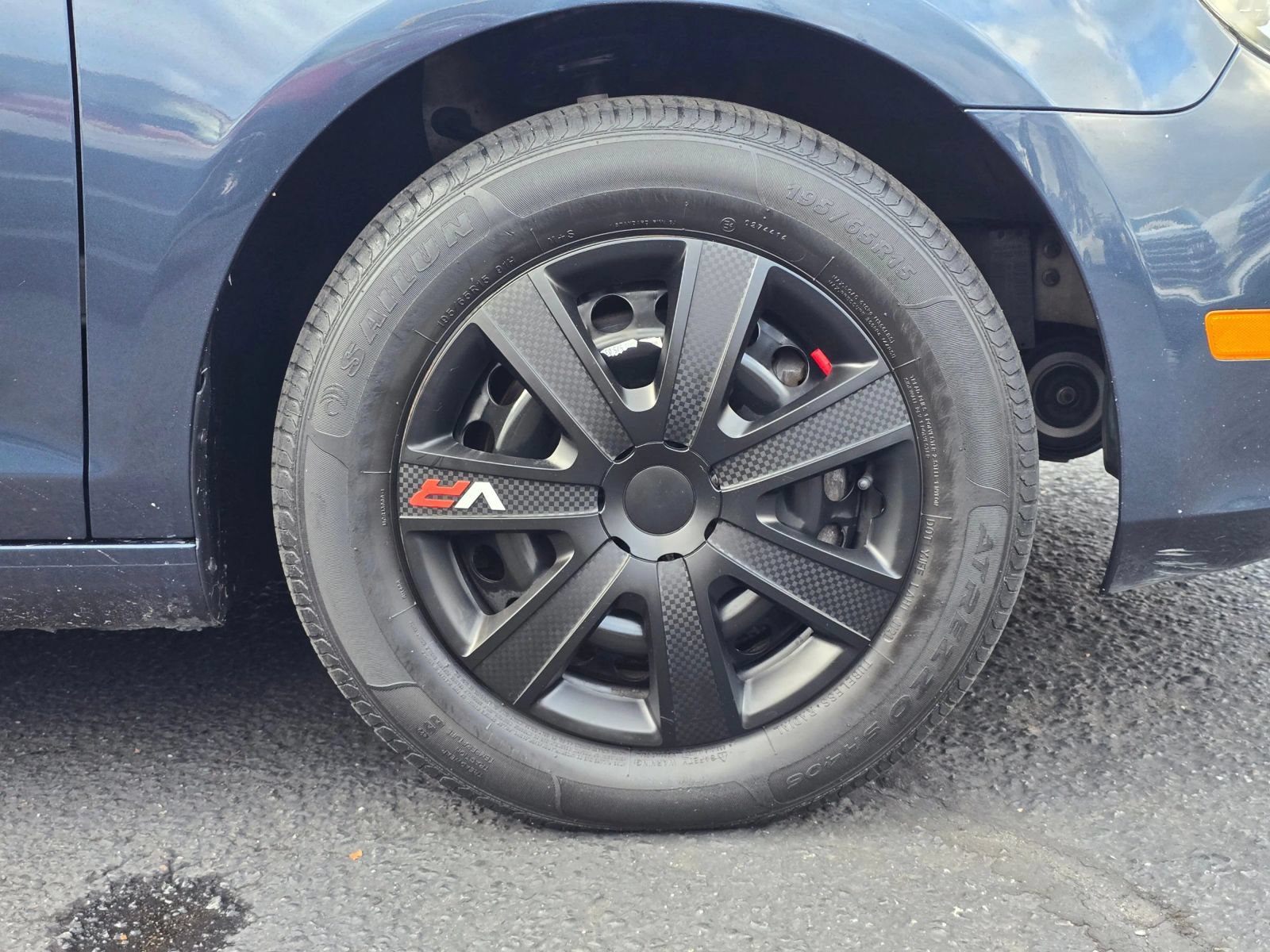 Used 2014 Volkswagen Golf 4-Door FWD image 10
