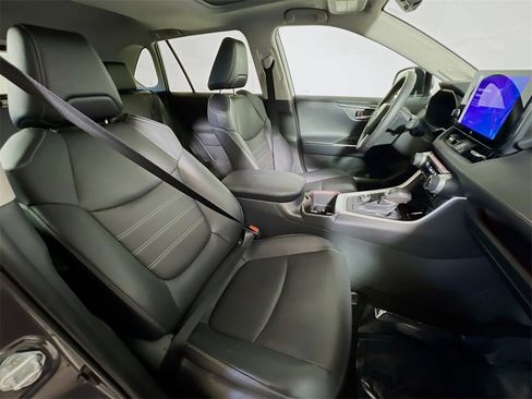 Used 2024 Toyota RAV4 Limited image 24