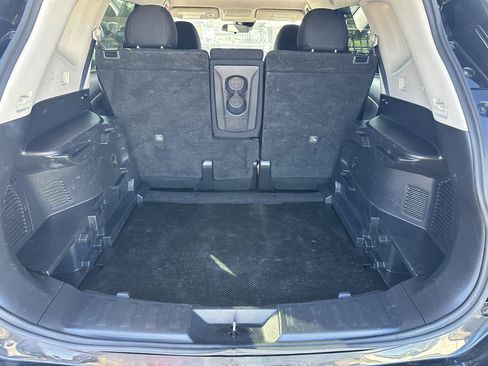 Used 2019 Nissan Rogue S AWD/4WD image 18