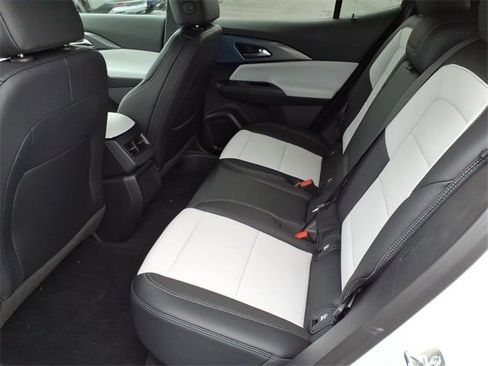 New 2026 Chevrolet Equinox EV LT image 8