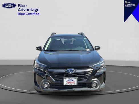Used 2025 Subaru Outback Premium AWD/4WD image 3
