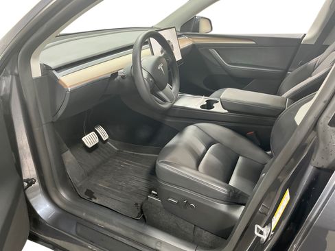 Certified 2023 Tesla Model Y Performance AWD/4WD image 9