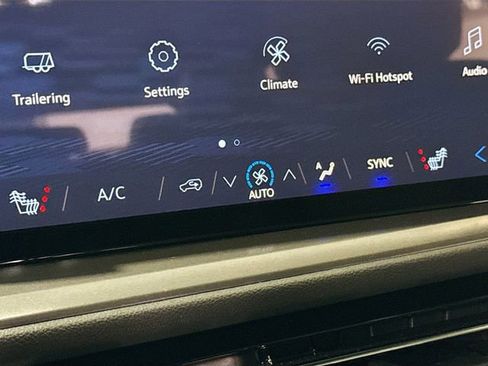 Used 2026 Chevrolet Traverse LT w/ Driver Confidence Package image 20