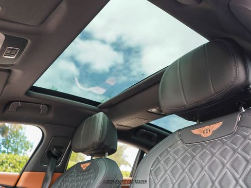 Used 2022 Bentley Flying Spur Plug-In Hybrid image 57