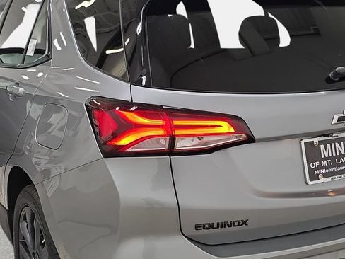 Used 2023 Chevrolet Equinox RS FWD image 33