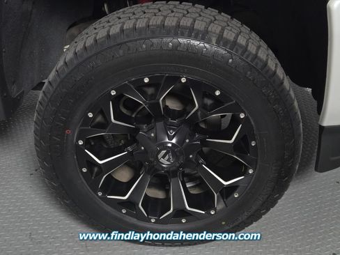 Used 2018 GMC Sierra 2500 Denali AWD/4WD image 12