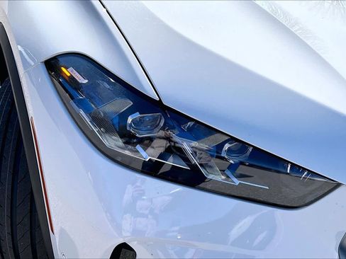 Used 2025 BMW X5 xDrive50e image 29