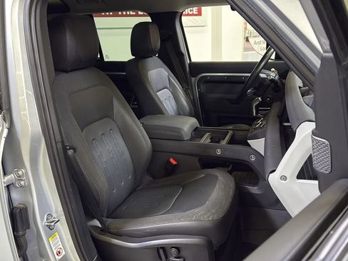 Used 2020 Land Rover Defender 110 First Edition image 18