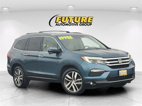 Used 2016 Honda Pilot Touring image 1