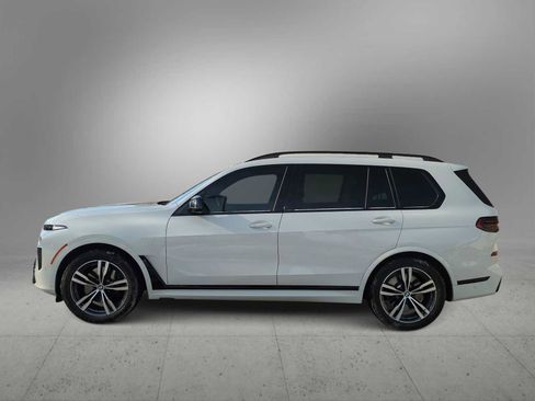 Used 2025 BMW X7 M60i image 5