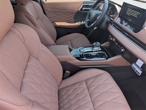 New 2025 Mitsubishi Outlander SEL image 7