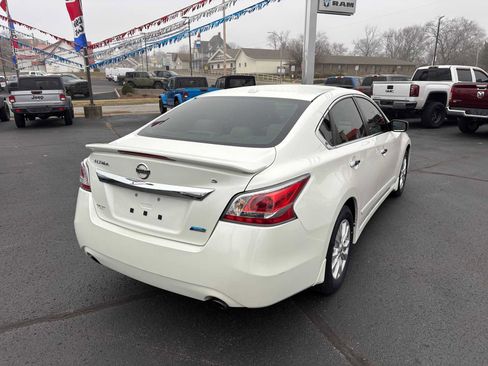 Used 2014 Nissan Altima 2.5 S w/ Sport Value Package image 4