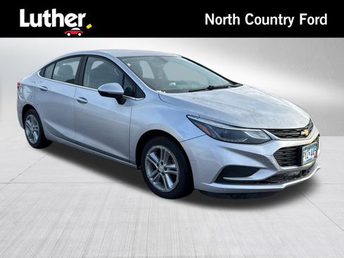 Used 2017 Chevrolet Cruze LT image 1