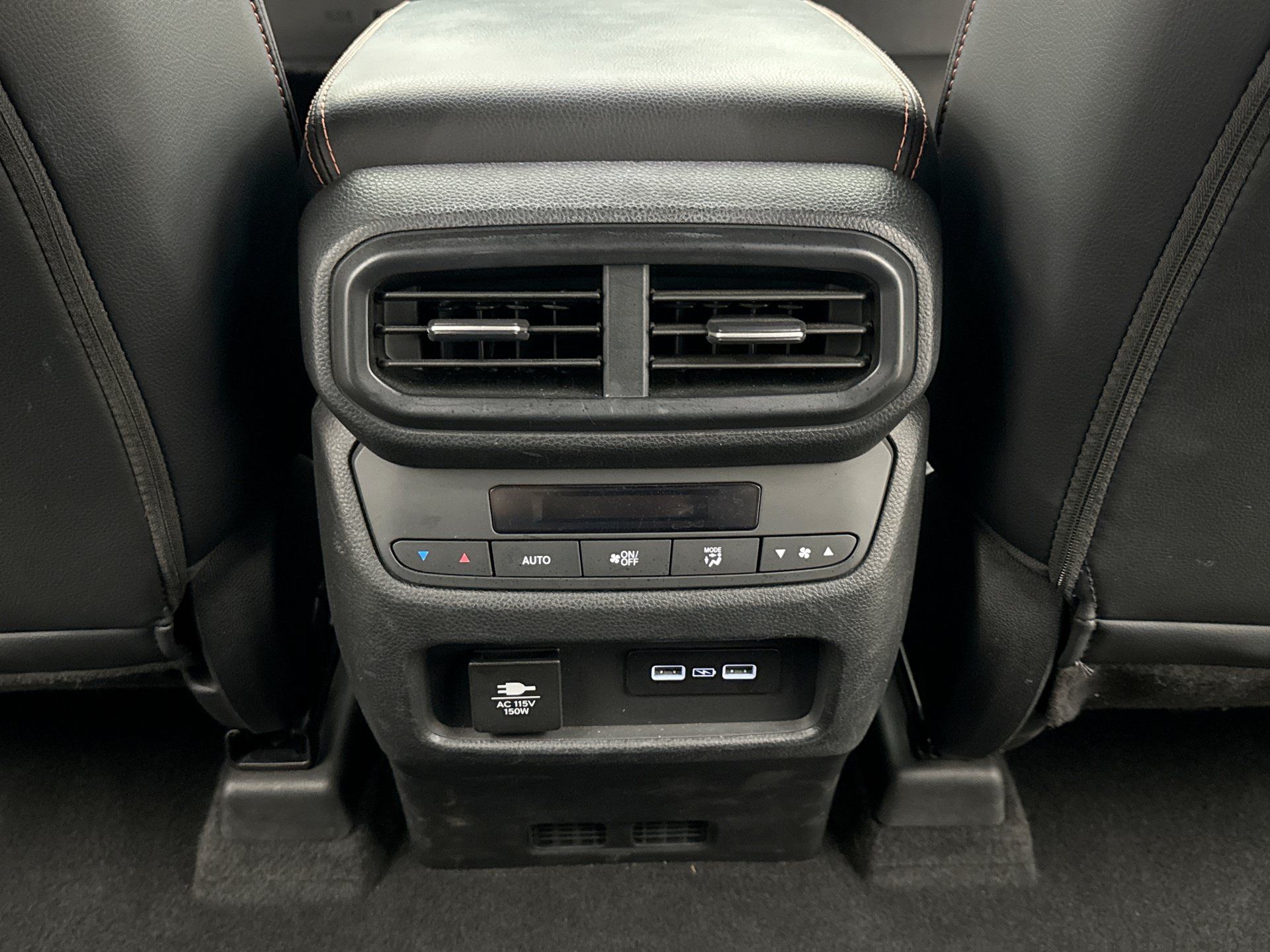Used 2023 Honda Pilot TrailSport image 16