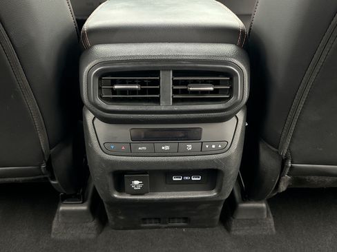 Used 2023 Honda Pilot TrailSport image 16