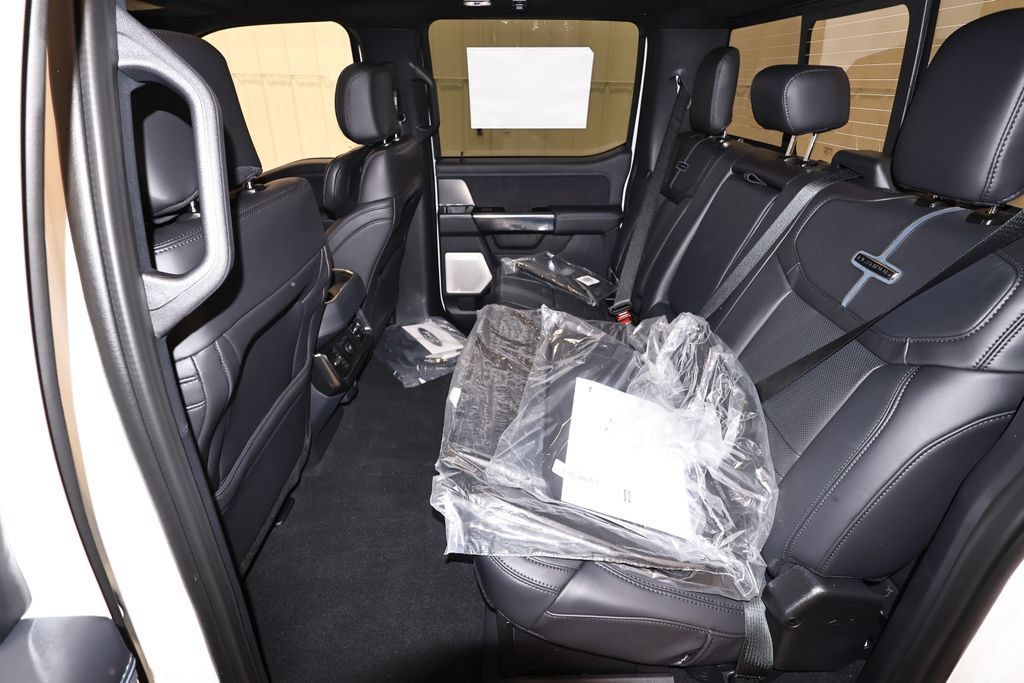 New 2026 Ford F450 Platinum w/ FX4 Off-Road Package AWD/4WD image 14