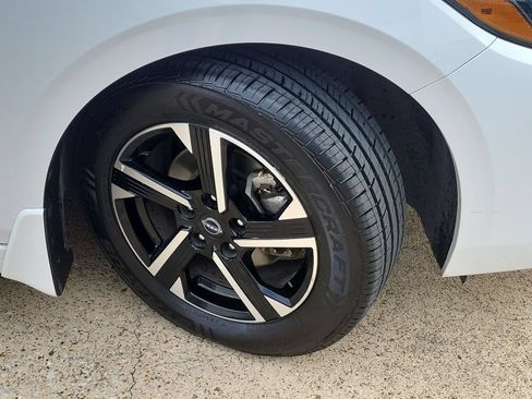 Used 2024 Nissan Sentra SV FWD image 30