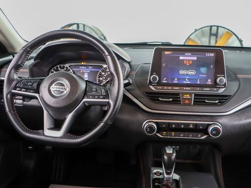 Used 2021 Nissan Altima 2.5 SR w/ SR Premium Package FWD image 17