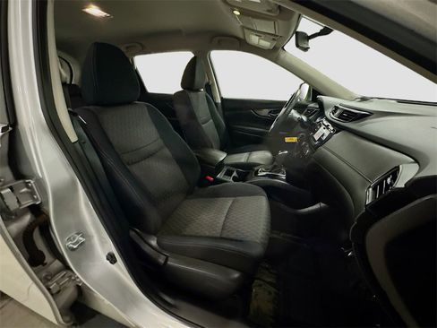 Used 2017 Nissan Rogue S image 30