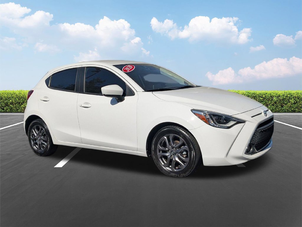 Used 2020 Toyota Yaris XLE FWD image 2