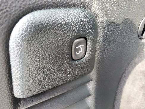 Used 2018 Jeep Grand Cherokee Laredo image 37