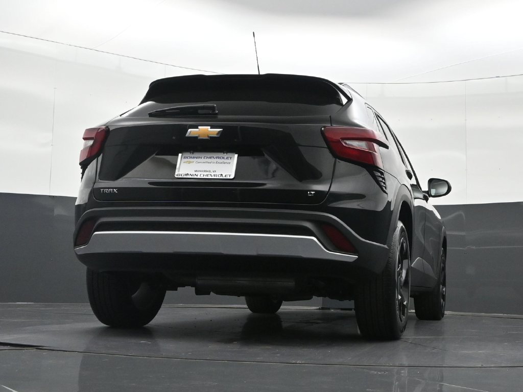 Certified 2026 Chevrolet Trax LT FWD image 33