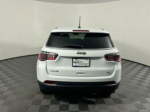 Used 2023 Jeep Compass Sport image 4