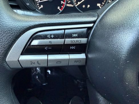 Used 2021 MAZDA MAZDA3 s image 25