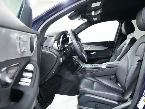 Certified 2022 Mercedes-Benz GLC 300 4MATIC image 4