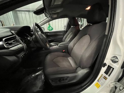 Used 2020 Toyota Camry LE FWD image 10