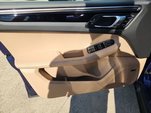 New 2026 Porsche Macan image 11