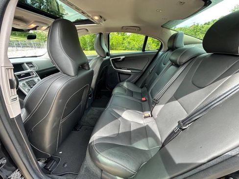Used 2018 Volvo S60 T5 Dynamic w/ Vision Package FWD image 13