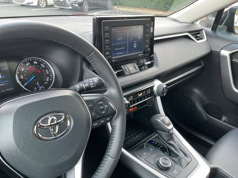 Used 2021 Toyota RAV4 XLE Premium AWD/4WD image 33