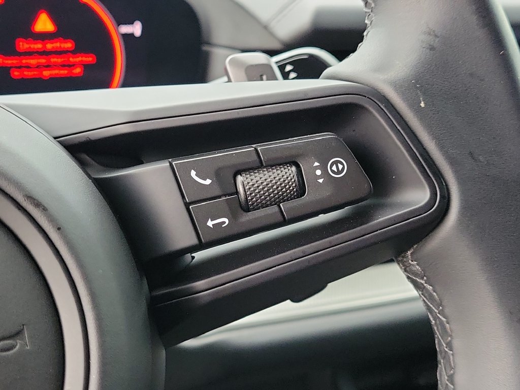Certified 2026 Porsche Cayenne Coupe AWD/4WD image 36
