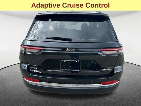 Used 2023 Jeep Grand Cherokee Laredo w/ Trailer Tow Prep Group (B) AWD/4WD image 9