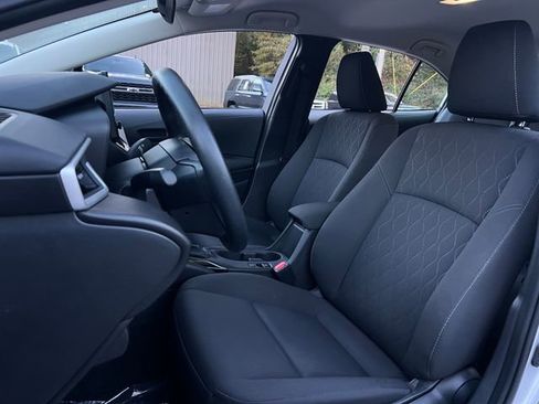 Used 2025 Toyota Corolla LE image 13