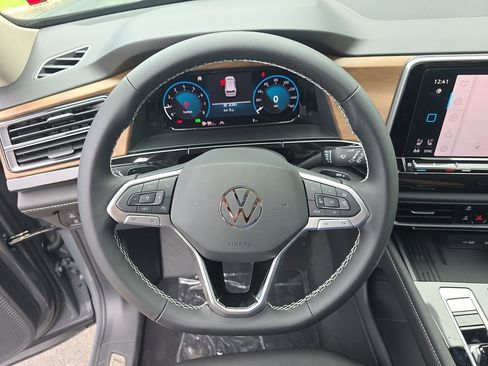 New 2026 Volkswagen Atlas SE image 24