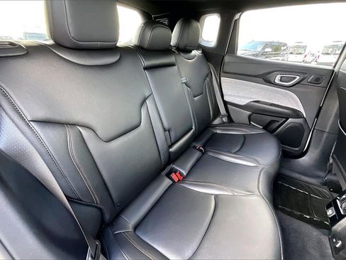 Used 2024 Jeep Compass Latitude w/ Sun and Sound Group image 22