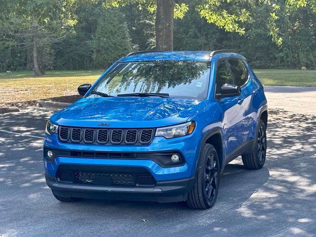 Used 2026 Jeep Compass Latitude AWD/4WD image 1