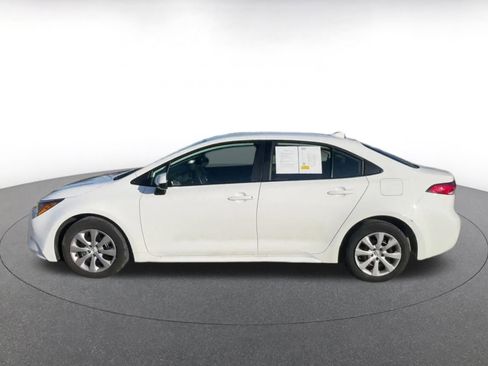 Used 2025 Toyota Corolla LE image 9