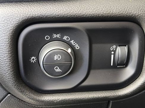 Used 2022 RAM 1500 Big Horn AWD/4WD image 24